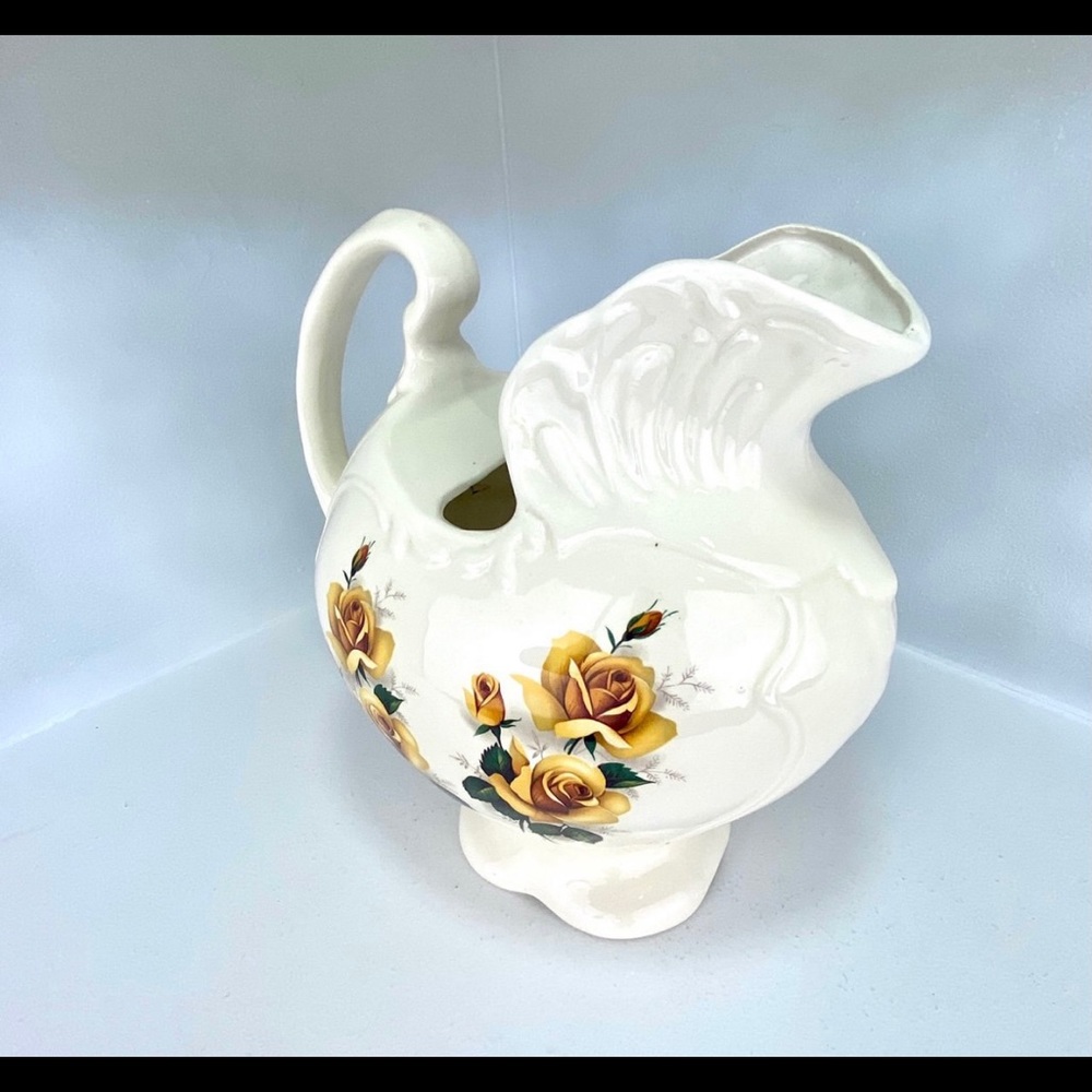 Large Cramer Mold Yellow Roses Pitcher - Picture 4 of 4
